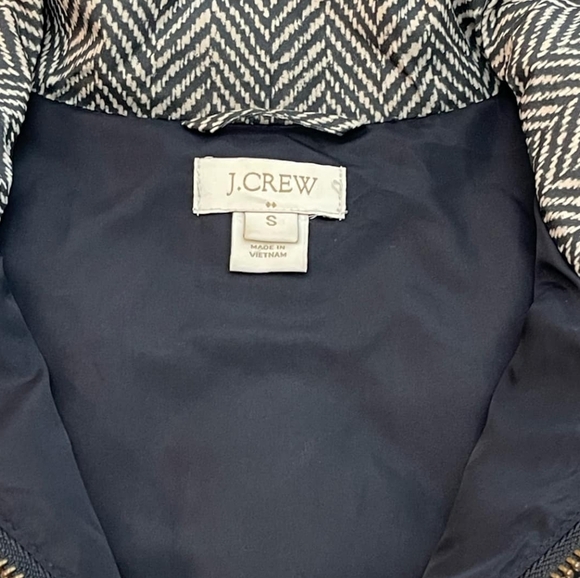 J crew womens black cream chevron 60% down fill puffer vest size small - Picture 4 of 4